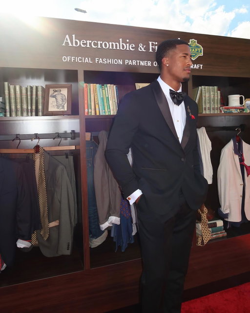 @sonnystyles_ for Abercrombie, wearing a custom A&F Collins Suit at the 2026 NFL Draft. His jacket lining is embroidered with personal touches commemorating his football journey. #Abercrombiepartner