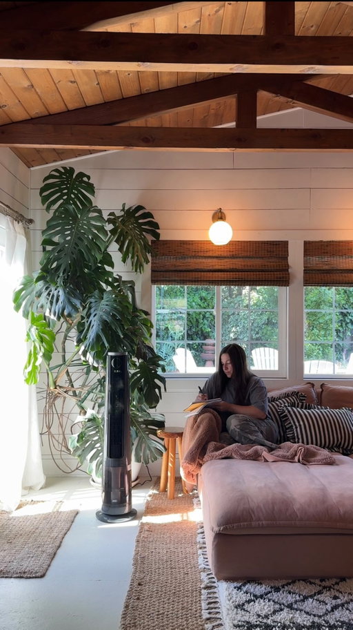 Every year as the warmer months approach I’m always thinking of ways to cool our family room. The DREO Turbocool Misting Fan gets the job done. 👏🏼 This is not your normal fan either. It delivers extremely quiet, high velocity cooling with a mess free mist. It’s 3 in 1 climate versatility allows you to replace multiple devices as the 765s offers misting cooling, humidifier, & fan. I added the link to my bio if you want to check out the DREO Turbocool Misting Fan. It’s a must have in this heat! #DREO #DREOMagicSummer #DREOmistingfan  @dreo.home