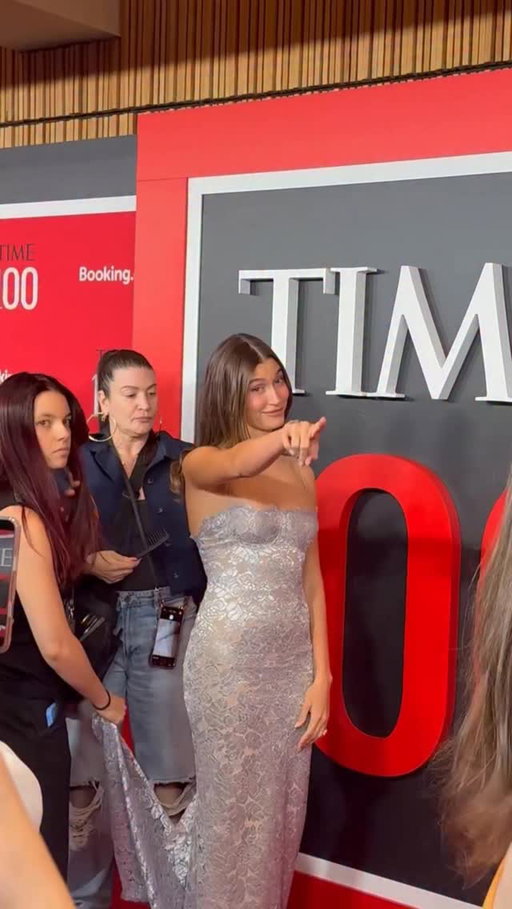 @haileybieber arrives to the @time 100 Gala in New York. 

Video: @leighnordstrom