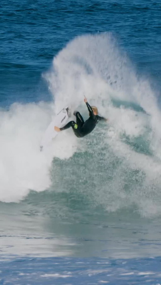 @ethan_ewing making it look easy! 🔥🇦🇺 Finals day soon. #TeamOakley

🎥: @hampositive