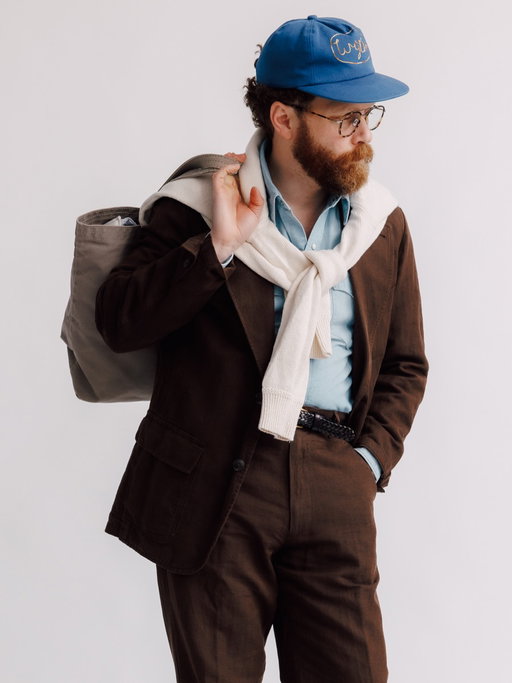Getting my greazy mitts all ova the Captiola from @buckmason 

Full Gear Review on their most casual tailoring line is now up over on That Dusty Heat 🔥

Link in bio