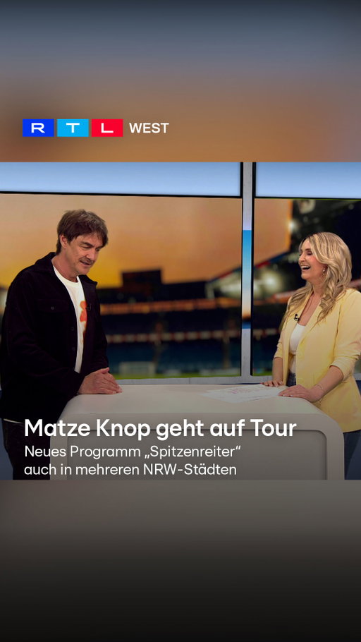Seit Jahren steht er für Parodien, Fußball-Humor und schnelle Gags: Matze Knop. Jetzt geht der Entertainer wieder auf Tour – auch durch Nordrhein-Westfalen. Mit seinem neuen Programm „Spitzenreiter – wo wir sind ist vorne“ bringt er Comedy, Alltag und Fußball auf die Bühne.