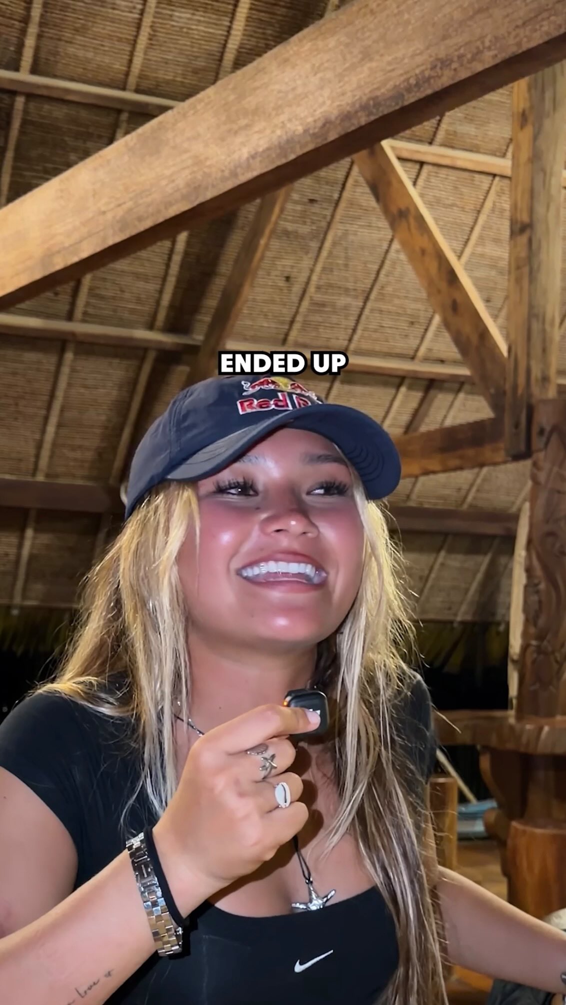 Dislocated shoulder. Next day, back in the lineup. 👀

@skybrown breaks down her favorite one from “NOW DAYS“ 

One week to go 
👉 Watch the full film on Red Bull Surfing’s Youtube channel + Red Bull TV on May 1.

#surf #movie #nowdays