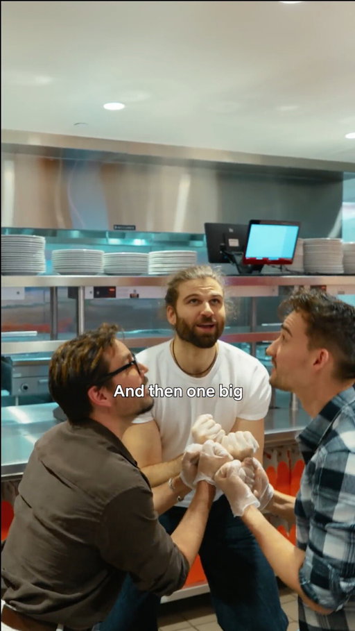 it's aaaaaaall in the hips 💃🍕

🎮: OVERCOOKED! ALL YOU CAN EAT