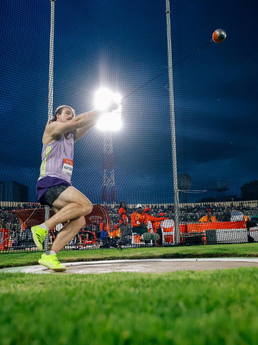 82.43m 🔥

Olympic and world champ, @ethankatzberg throws a season’s opener of 82.43m in the hammer to win in Nairobi 🤯

📸: @ayodikelly 

#ContinentalGoldTour