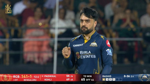Set batters gone! 😮

🎥 Rashid Khan and Jason Holder hit timber \|/

#TATAIPL | #KhelBindaas | #RCBvGT