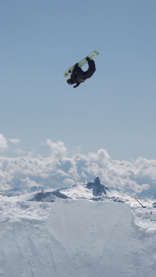 Come on lets McTwist again 🕺

🏂: @raibukatayama
📹: @russell69