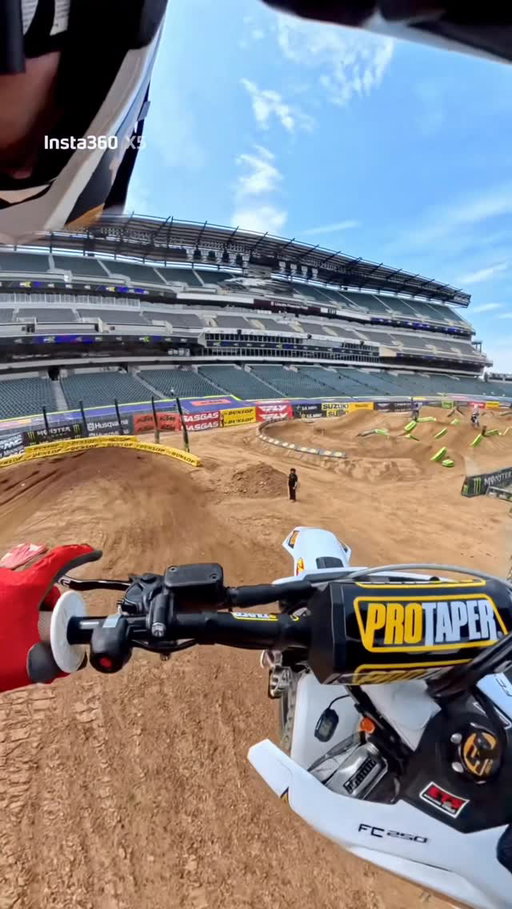 Take a spin around press day from Philly with @DaxtonBennick and @Insta360 @Insta360Motorcycling 🎥 

#SupercrossLIVE #SMX #Insta360 #Insta360X5
