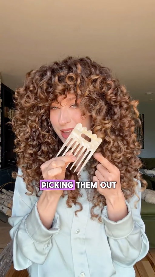 The tool EVERY curly girl should have with her for 2x volume in a flash! The @curlfriend.collective Acetate Volume Pick is here!

#curlynaturalhair #curlyhairtutorial #hairpick #bighair #hairstyletutorial