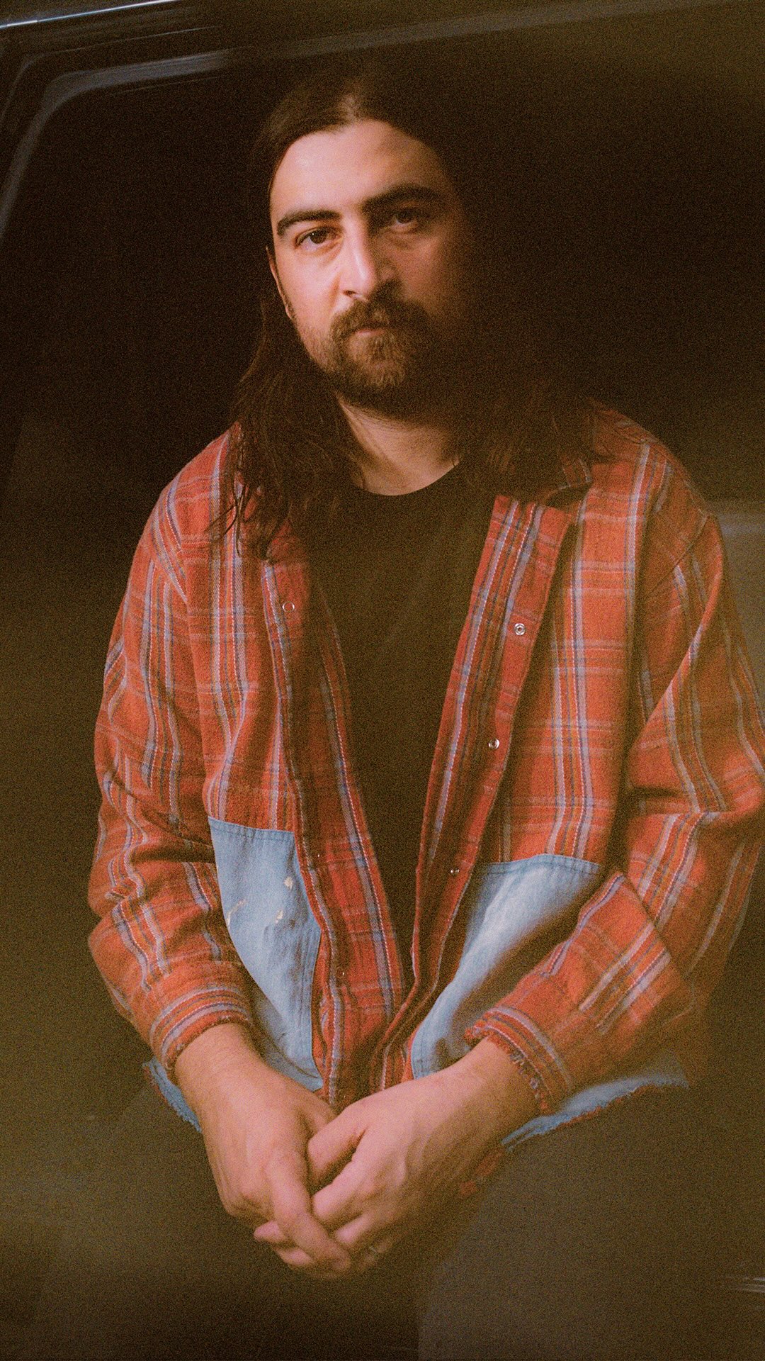 @noahkahanmusic sheds some insight into his creative process when writing his new album, The Great Divide. Listen to The Great Divide Radio: an exclusive fan special recorded in our Nashville Studios.