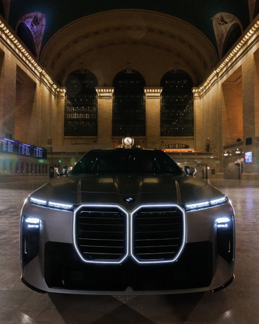 Two timeless icons built on precise movement. 

The world premiere of the new BMW 7 Series inside Grand Central Terminal.

Discover now at the link in bio.
