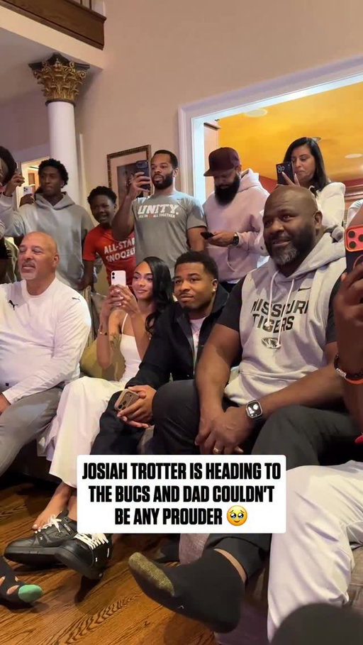 Jeremiah Trotter is so happy for his son ❤️

NFL Draft on NFLN/ESPN/ABC
Stream on @NFLPlus