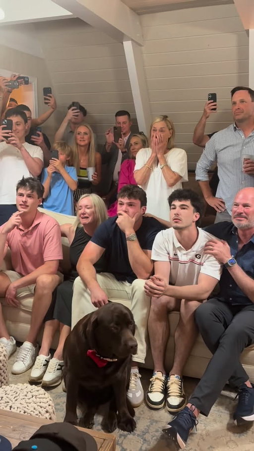 What a moment for Oscar 🥹

#GoDawgs | #NFLDraft