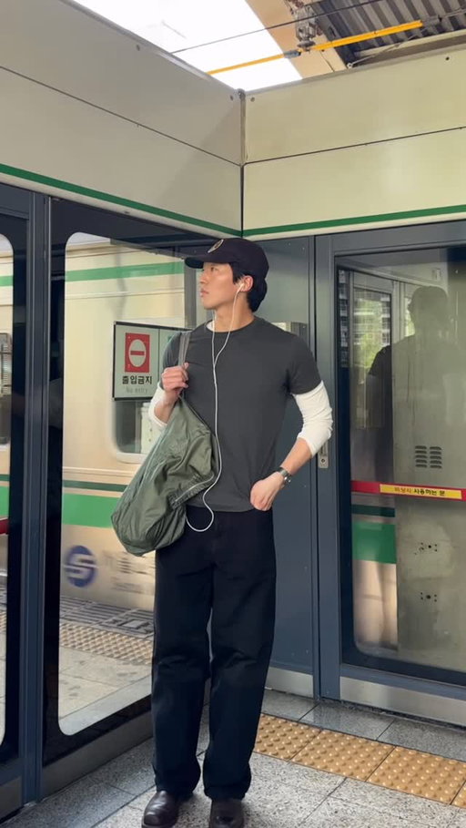 Is my fit too lame to blend in with you guys? 🥲
.
.
.
.
.
#mensfashion #lifestyle #fashion #fitcheck #ootd 

🔖: Fashion, Mens Fashion, Outfit of the day, ootd, fit check, Seoul, Homebody,Interior, 남자패션, 서울