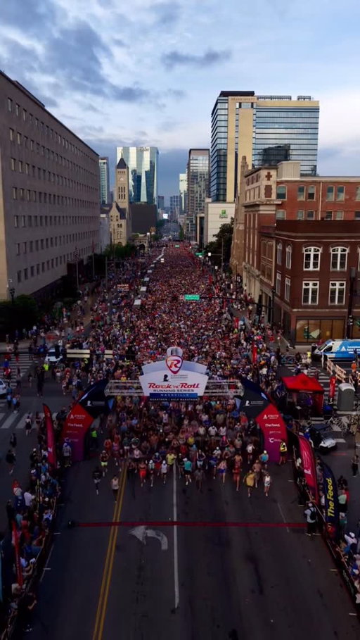 WE’RE OFF 🔥

The 2026 St. Jude #RnRNashville has officially started! Thousands of runners, one powerful mission.

Let’s go, Nashville!! 🏃‍♂️

📸 @rwbmultimedia
