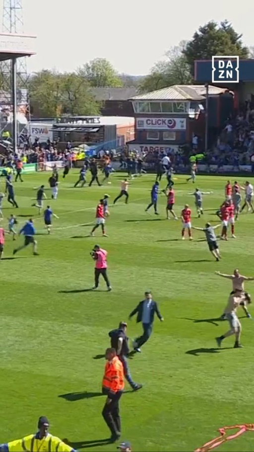 ROCHDALE HAVE SURELY WON PROMOTION WITH ANOTHER INJURY TIME GOAL 🤯

CAN YOU BELIEVE IT?!?

Watch LIVE NOW at DAZN.com/NLTV 📺