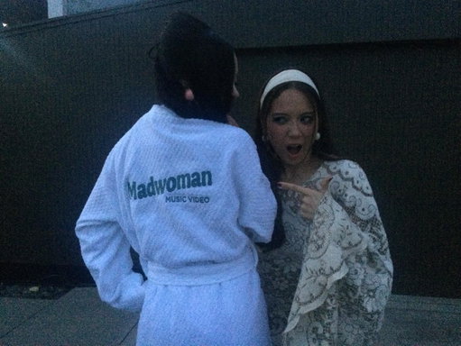 Madwoman bts 🖤🤍 thank u for letting me be apart of something so special @laufey love u endlessly 🐟🧧🪽🧡