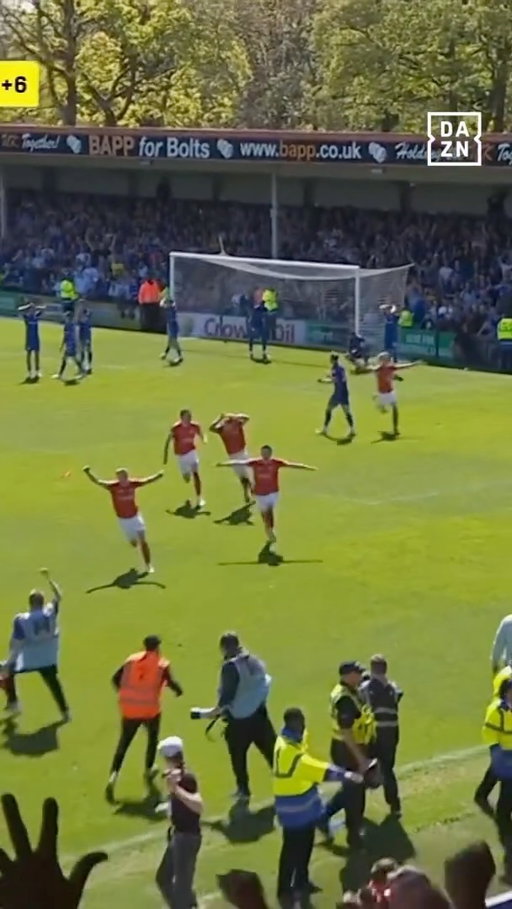 OH MY WORD 🤯🤯🤯🤯

YORK HAVE EQUALISED IN THE 103RD MINUTE TO WIN PROMOTION 😱

Watch LIVE NOW at DAZN.com/NLTV 📺
