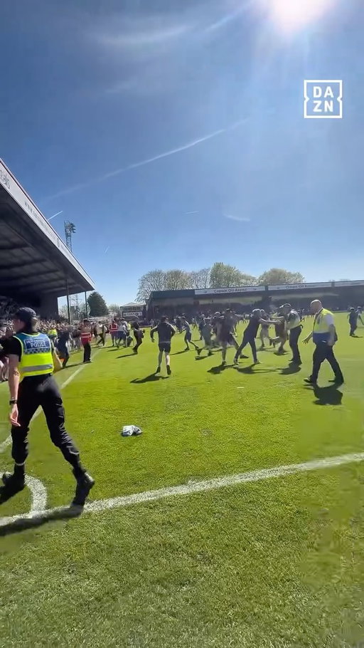 Chaotic scenes after Rochdale took the lead 🤯

They’ll go again in the Play-Offs 👊