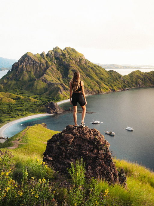 One of the best views in Indonesia 🇮🇩 

📍 Padar Island, Komodo National Park 

One of our favorite stops during our 3 day sailing adventure through the Komodo Islands, located only a 1 hour flight from Bali 🛬⛵️

Watching the sunrise from this iconic viewpoint was the highlight of our trip. This island is famous for its panoramic views of the 3 bays below each with a unique colored beach… a rare combination of white, black and pink sands 🌅

Is this place in your travel plans for 2026? 💭✈️

Send this to the person you want to visit with and follow @tripseatravellers for more beautiful destinations ✨

#visitindonesia #komodonationalpark #wonderfulindonesia