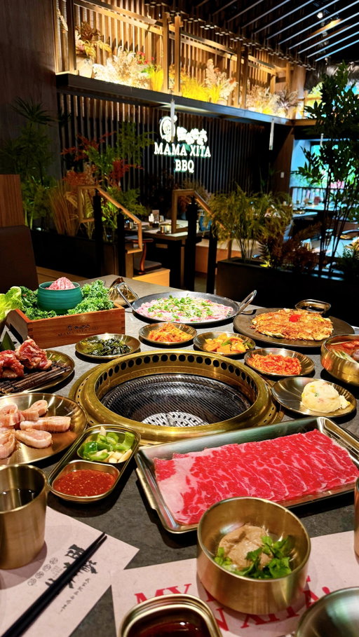 Chinese Korean BBQ 📍 Mama Xita BBQ 🔥 ⁣⁣
⁣⁣
Mama Xita BBQ just opened up in Bellevue, WA. This popular chain originated from the Xita district in China and this is their first U.S. location. There were combo sets that you can choose from but we chose to do a la carte. From premium cuts of meats to all the Korean dishes we all know and love, everything is beautifully presented for a more elevated BBQ experience. The staff does all the grilling so you can just focus on the food and vibes. Come check out this delicious experience and sign up for their Chubby Club membership for extra discount and perks.⁣⁣
⁣⁣
Thank you @mamaxitabbq for having us! ✨⁣⁣
⁣⁣
#bellevuewa #bbqmeat #grillfood