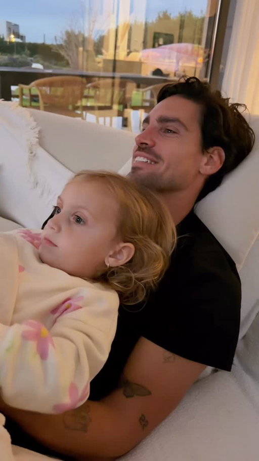 Llegó el día chicas 😮‍💨 las nenas son de papá no? Confirmen

@nicomaccari 😒