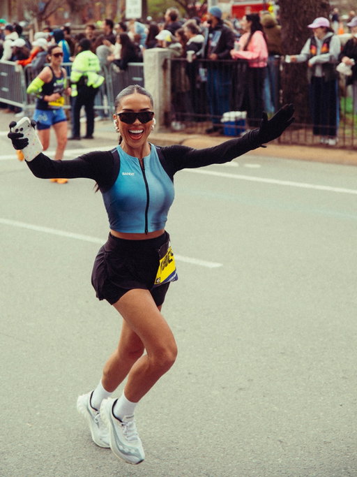 6th marathon in the books!!!!
From someone who didn’t grow up in sports to becoming a marathon runner later in life, i never saw this version of me coming but it feels exactly like where I’m meant to be.

And i don’t take a second of it for granted!! I feel so lucky to have a body that lets me do this and ill never be the same because of it🦄🏅🖤🏃🏽‍♀️

Outfit: 
@saucony endorphin pro 4 running shoes 
@banditrunning zip up tank 
@salomon running gloves 
@lululemon swiftly tech long sleeve
@lululemon running shorts 
@districtvision sunglasses 

Photos 1,5,9 by @carlnard 
Photo 10 @stoicrunner209 

#bostonmarathon #marathon #runner #runninglife