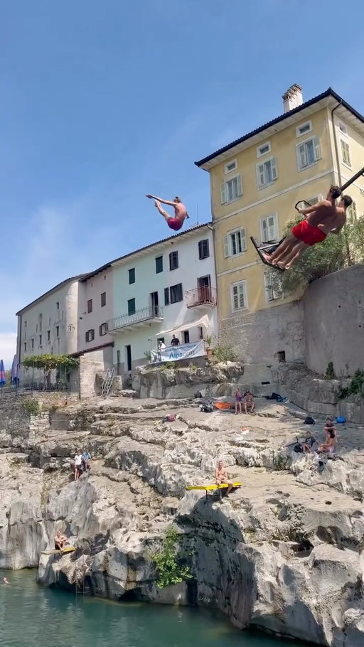 wait for it 😂 which version do you prefer? #eurosummer #cliffjumping

Swing: @_ddsquad