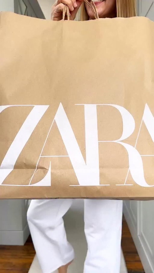 Happy Sunday gorgeous people in my phone!!!! Here is part I of a mini Zara haul. It’s basically a jeans and cami styling vid…. But incase you hadn’t noticed….. it’s all I’ve been wearing lately!!!! And loving. I’ll link it all here for you. Part II is coming tomorrow so watch this space.
Comment SHOP below to receive a DM with the link to this post on my LTK ⬇ https://liketk.it/68XUj
