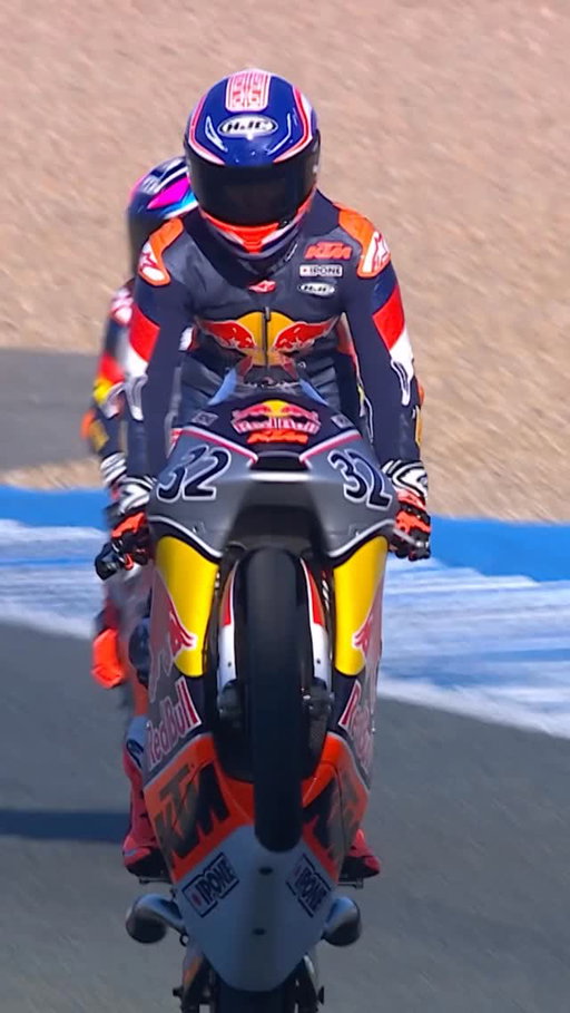 Ramadhipa saw his chance and took it! 🔥

#RedBullRookiesCup #RoadToMotoGP #MotoGP #SpanishGP #Racing