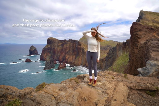 the urge to go hiking 🌱⛰️🧺🧚🏼‍♀️ 
.
#outdoorsisfree #granolagirl #mountainsarecalling #madeira #hikingtheglobe