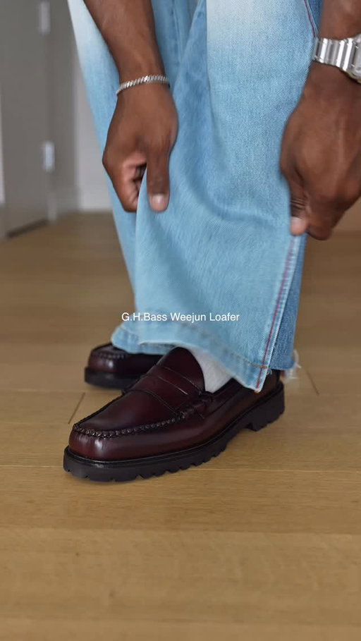 I’ll be living in loafers all spring - here’s where I like to get mine 🌺 

Loafers as shown:
@ghbass 
@newbalance 
@koio 
@dukedexter 
@drmartensofficial @drmartensusa 
@blackstockandweber 

#mensfashion #loafers #spring