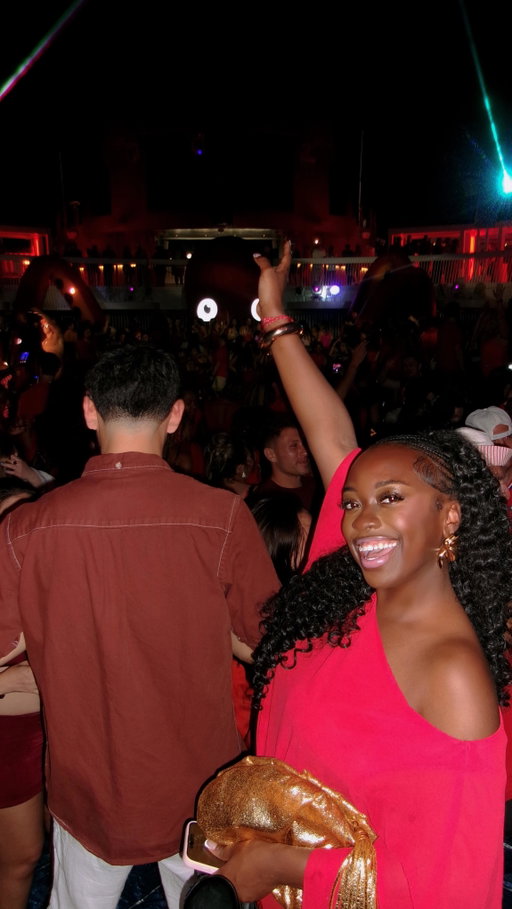 Going solo on a creator cruise was scaryyy but it ended up being the best decision I ever made! 🚢🥂🤸🏾‍♀️✨

#virginvoyagescruise #solotraveling #stormrates #explore #reels