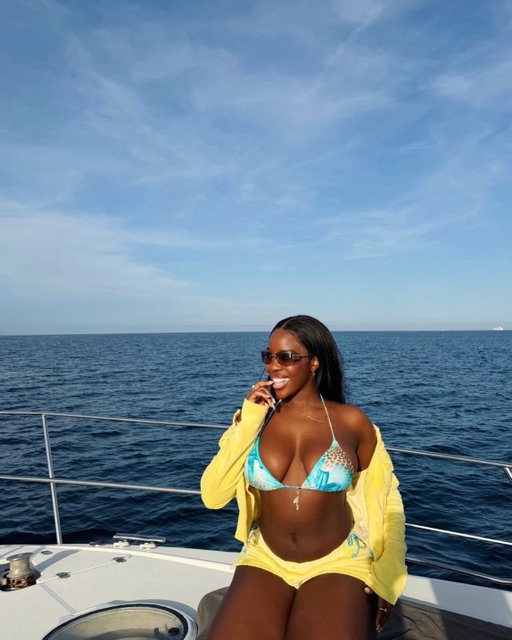sun is out hallelujah 🩷🌞🌴🫧🦋