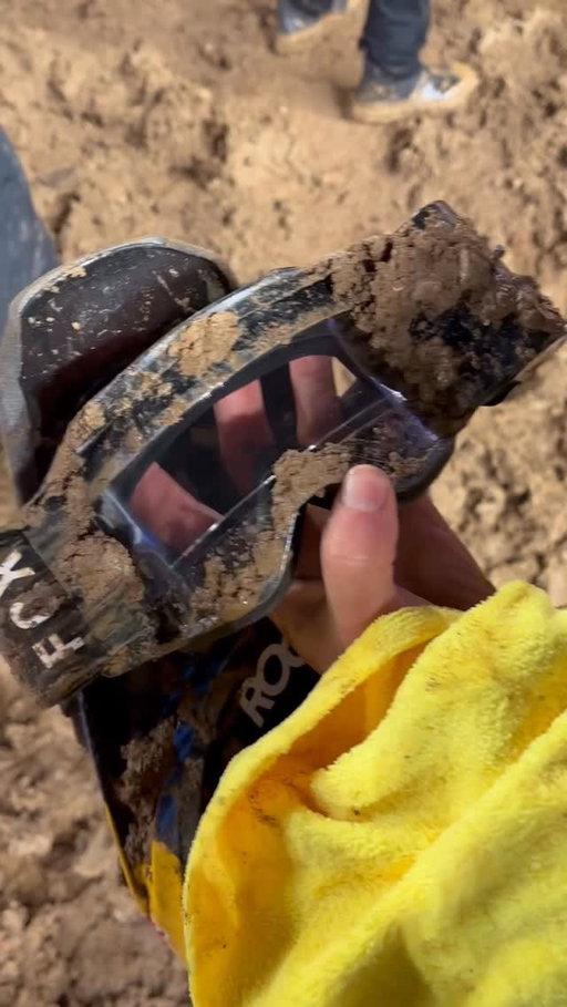 Built for when it matters most.
🤿 Vue Roll Off Goggles