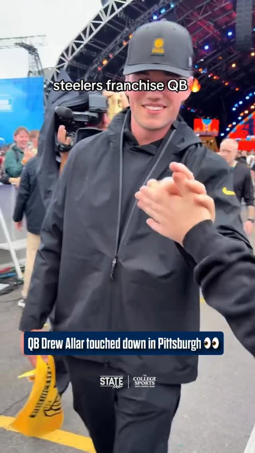 Welcome to the burg @drew.allar 💛🖤

(🎥 - Just_Bein_Fr TikTok)

•
•
•
•
#WeAre #WeArePennState #PennState #NittanyLions #CFB