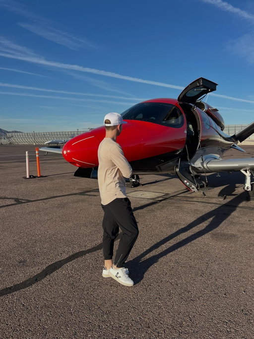 World Pilots Day! Reflecting on the last 2,000 hours flying some of my favorite aircraft so far. Grateful for every minute. Thank you @nikandsteve for signing me up for my first lesson! ❤️🚀 #generalaviation #cirrusaircraft #pilatus #epic #diamond