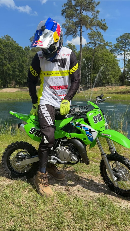 The bike test that nobody asked for from an adult 😂 The 65cc shootout is live on my YouTube 👀 What brand do you guys think takes the cake for power delivery, ride ability, and a head to head lap time battle? The @kawasakiusa 🟢 @gasgasusa 🔴 @yamahamotorusa 🔵 or @cobramotorcycles? 🟡 - @redbullmotorsports @redbullusa @motosportinc @rdrco.inc @bbrmotorsports @allballsracing_ #YZ65 #CX65 #KX65 #MC65