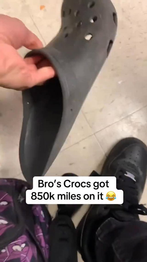 Nah the Croc Slims are crazy 😂

(via itsjoey65/TT)