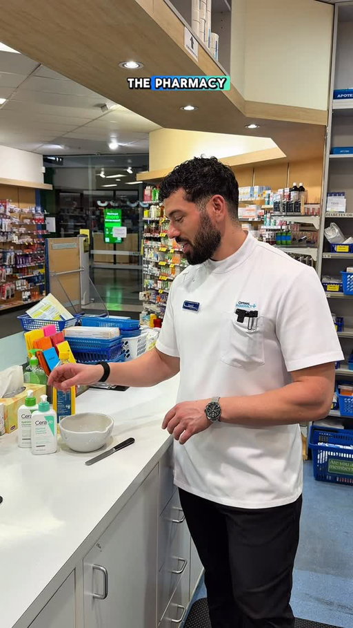Believe it or not, 43% of the population has admitted to using soap to wash their face. People tend to be chasing that squeaky clean feel… I hate to break it to you, but if your skin squeaks, then your skin barrier is weak. 

Using a cleanser such as the @cerave_aunz foaming cleanser supports the skin barrier, moisturises, and soothes the skin. This is much more sound to use on such sensitive areas. 

 #cerave #skincare #cleanselikeaderm #sponsored
#developedwithdermatologists