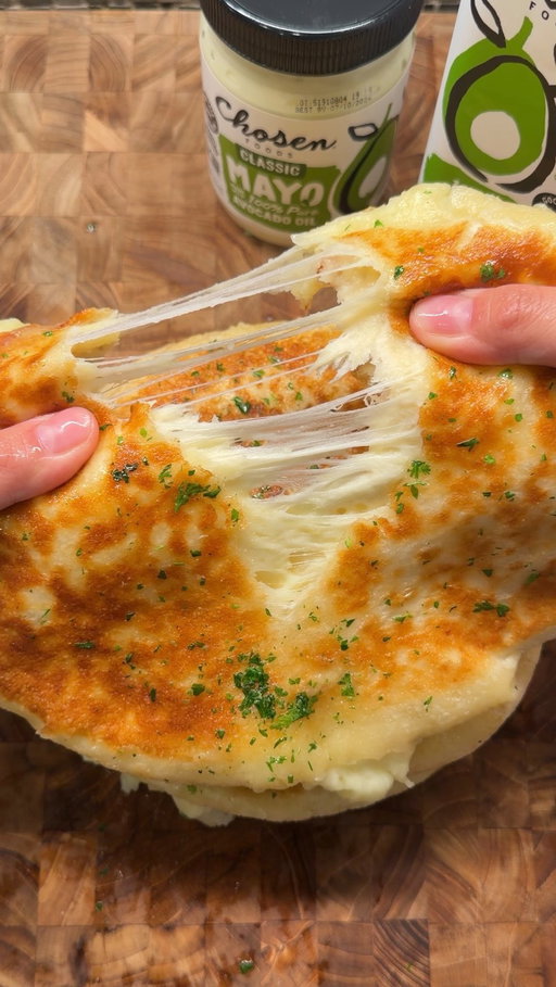 cheesy garlic potato bread 🥔

is it a quesadilla naan paratha pita hybrid?? idk but it tastes good!! and i made it using @chosenfoods 100% pure avocado oil and mayo 

comment “recipe” to receive the full recipe via DM! the full detailed recipe is also on my website 🔗 linked in bio!

#ChosenPartner #cheesy #garlicbread #potato