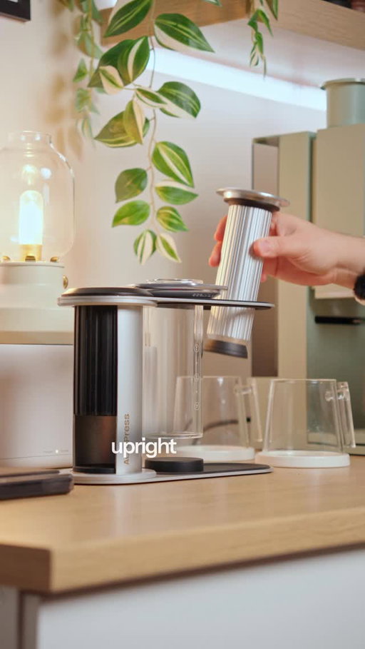 Is your coffee bar a mess like mine? Comment SPRING and I’ll send you the link, and you can get a sweet discount with my code LIZHAPPYBEANS 🤭

#AeroPress #AeroPressPartner #PressForBetterCoffee