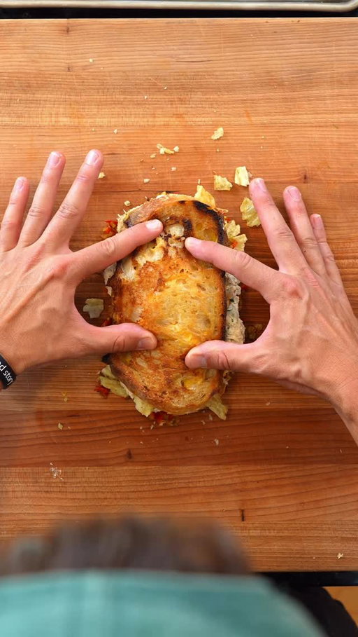Maybe tuna don’t like u 🤨 

#tunamelt #sandwich #cheese #recipe