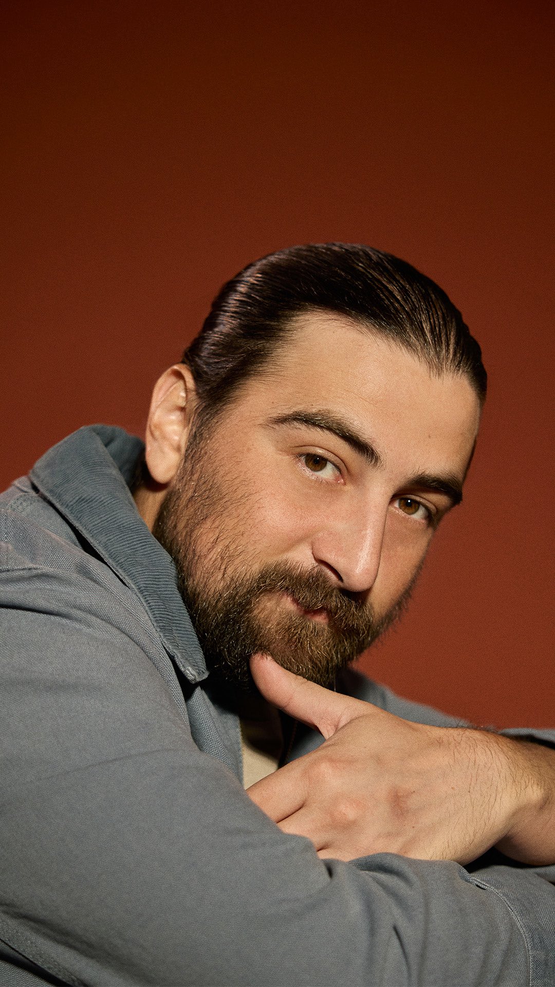 @noahkahanmusic reflects on the complications and divide he felt when he recently visited his hometown. Hear more details about his new album, The Great Divide, in his interview with @kelleighbannen on Today’s Country.