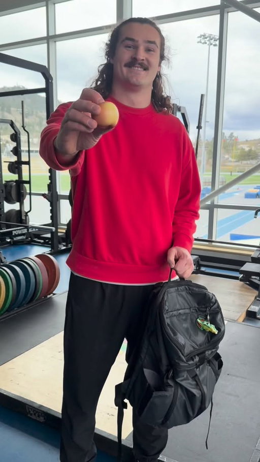 Just a normal training day

Always got something quick in my bag to keep me going. 

Thank you @rockitappleusa 🍎

#rockitapple #ad