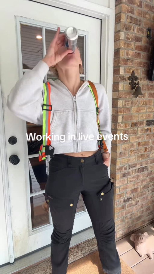 Send this to your work bestie!

COMMENT “PANTS” FOR LINK! 👖 👀
