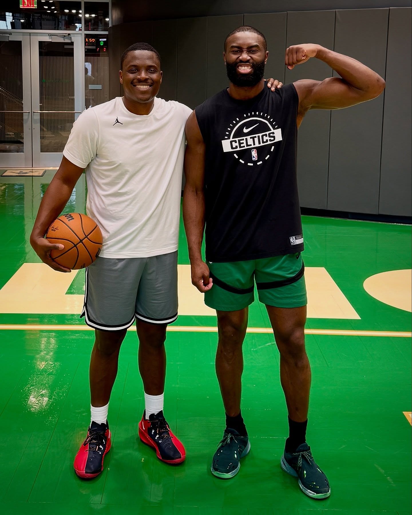 Jaylen Brown ( Boston Celtics ) wants GREATNESS! I never take it lightly when a client trust me with their shooting. So far he’s avg 27ppg shooting 49% 3PT in the playoffs. He understands it!👏🏾 @fchwpo #Celtics #LethalShooter
-
Trainer: ( @lethalshooter )