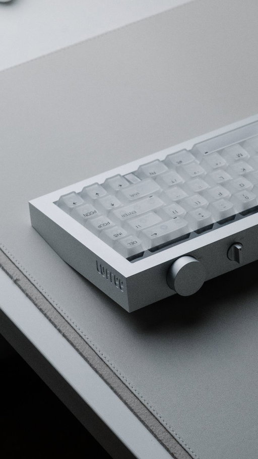 The Lofree Hyzen.

This is the most interesting board that I've experienced in a while..

At first glance, it feels very design-led. But after spending some time with it, there’s actually much more going on underneath.

Being able to switch between mechanical and magnetic input is a genuinely interesting idea, especially if you’re someone who usually keeps two boards around for different use cases.

A hybrid keyboard for both enjoyable work and maximum performance. The dials and knobs are so fun to fidget with too!

Curious what you think of this one.

Full review on my YT channel 🌻 

@lofree.co

#lofreehyzen #lofree #mechanicalkeyboard