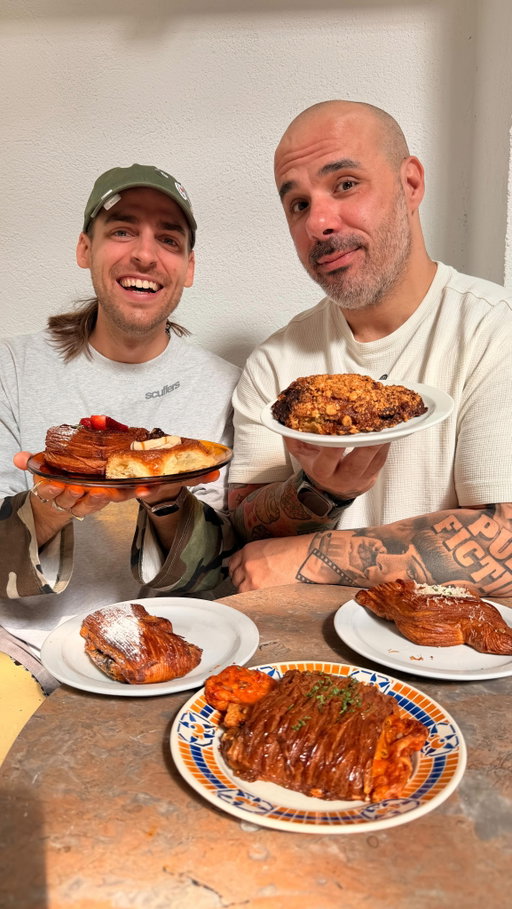Probando el que POSIBLEMENTE sea EL MEJOR OBRADOR DE CROISSANT de todo MADRID y para esto vine con un gran catador y acompañante @josefoodvibes , 100% repetiremos!!!

Lugar 100% recomendadisimo!!!!