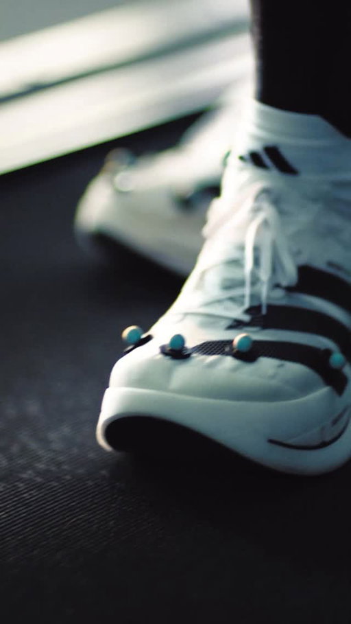 Fastest. Lightest. Ever.
The fastest and lightest Adizero supershoe ever made.
#Adizero Adios Pro Evo 3